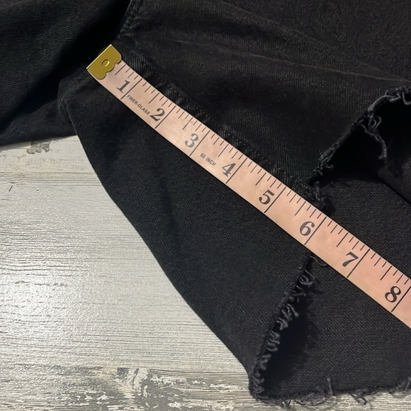 Good American Good 90’s Icon Distressed Shorts Size 4  NWT - Picture 10 of 12